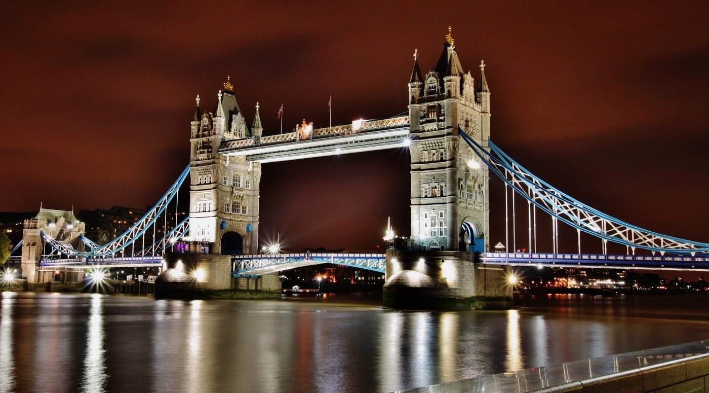 Tower Bridge, edificiul care schimbă orizontul Londrei