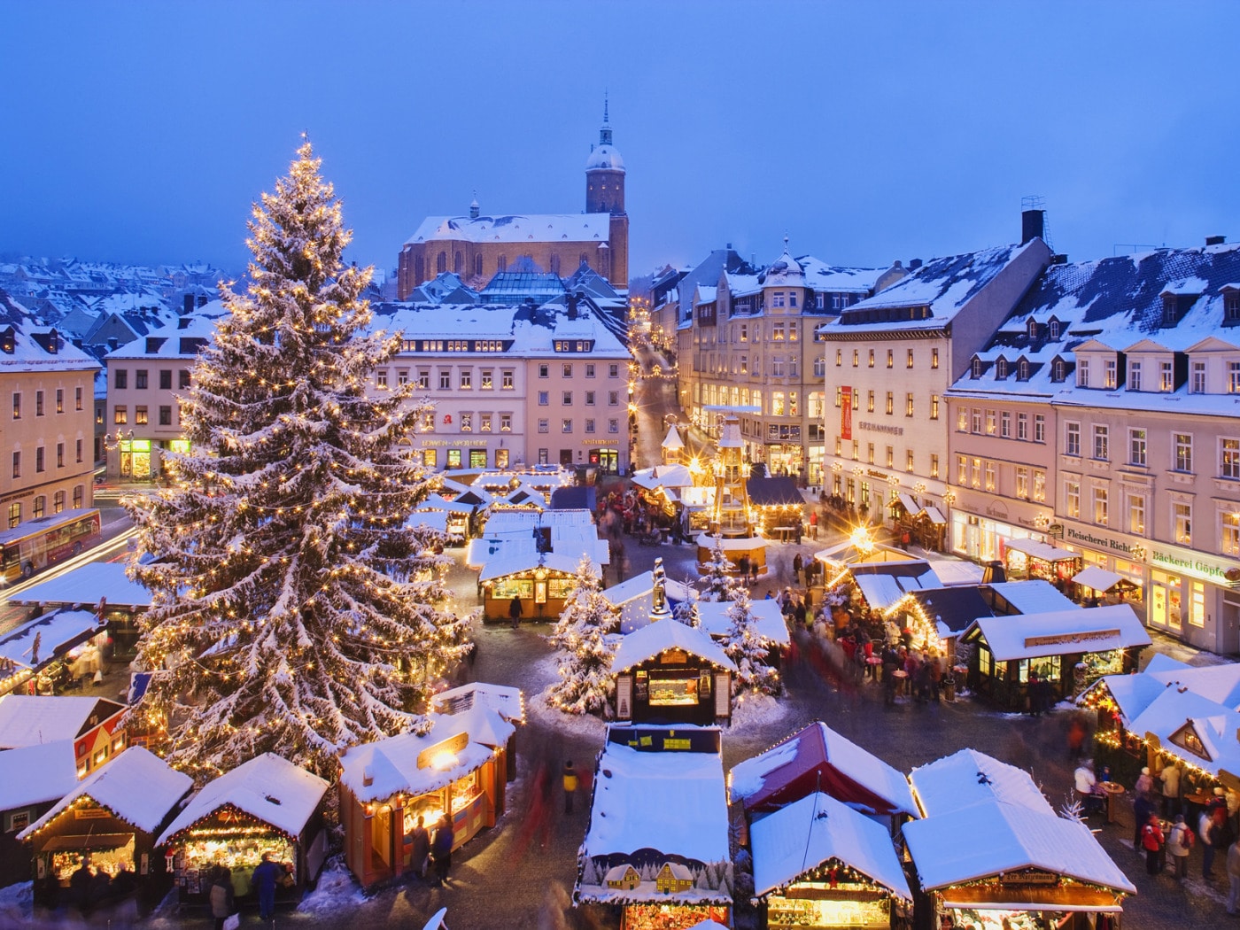 Piața de Crăciun este o încântare pentru turiști